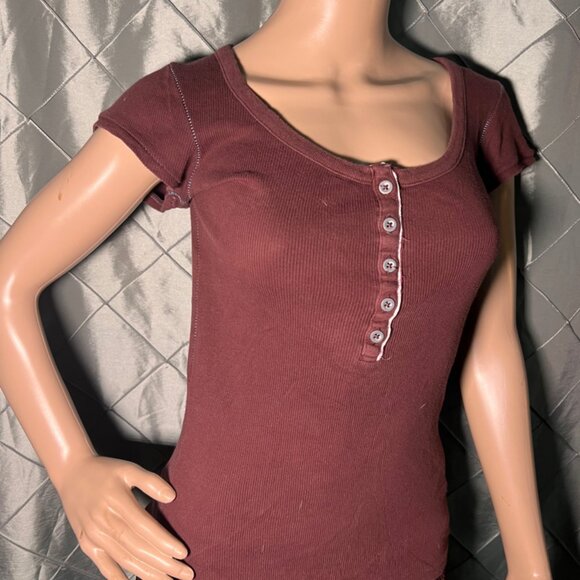 Vtg Old Navy Women Small Burgundy Half Button Fitted Short Sleeve Shirt (GS3) - Picture 3 of 8